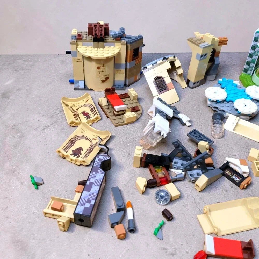 LEGO Harry Potter 75956 Quidditch Match Retired Set AS-IS Incomplete Tower Parts - Picture 9 of 9